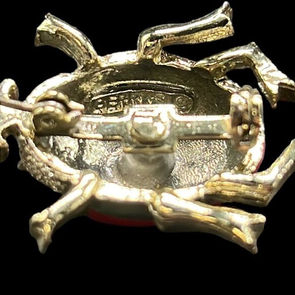 Vintage Gerrys Red Beetle Brooches Set of 2 Gold Tone Insect Pin Fashion Jewelry - Picture 7 of 8